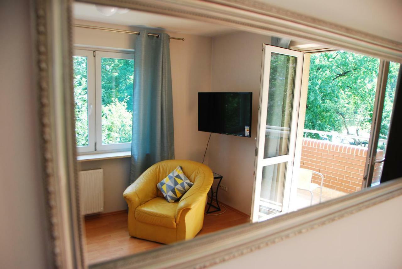 Kasztanowa Apartament Varşovia Exterior foto